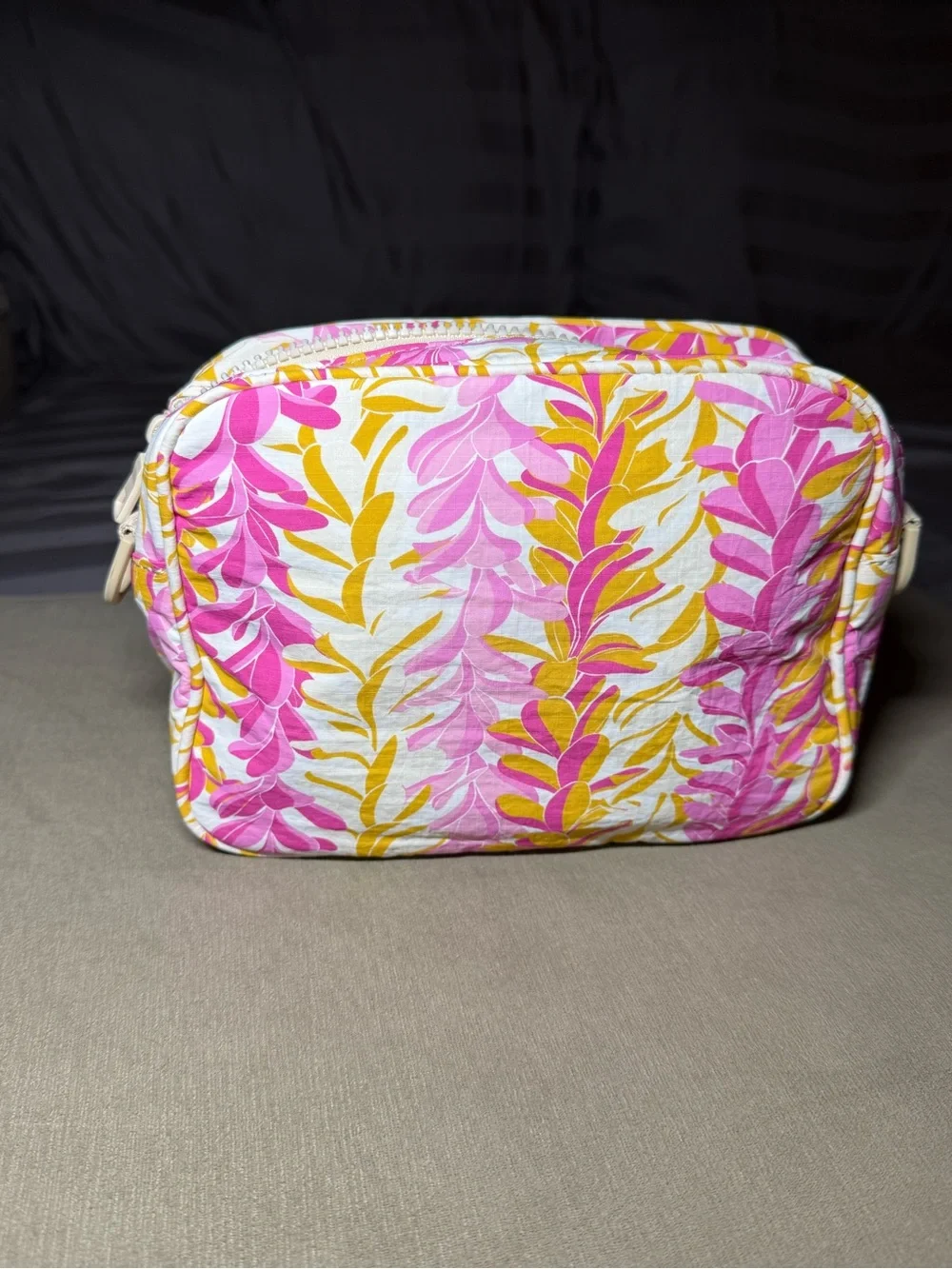 NWT RARE Aloha Collection SUPER SPECIAL LIMITED EDITION Le Tour Lei Stand Taffy